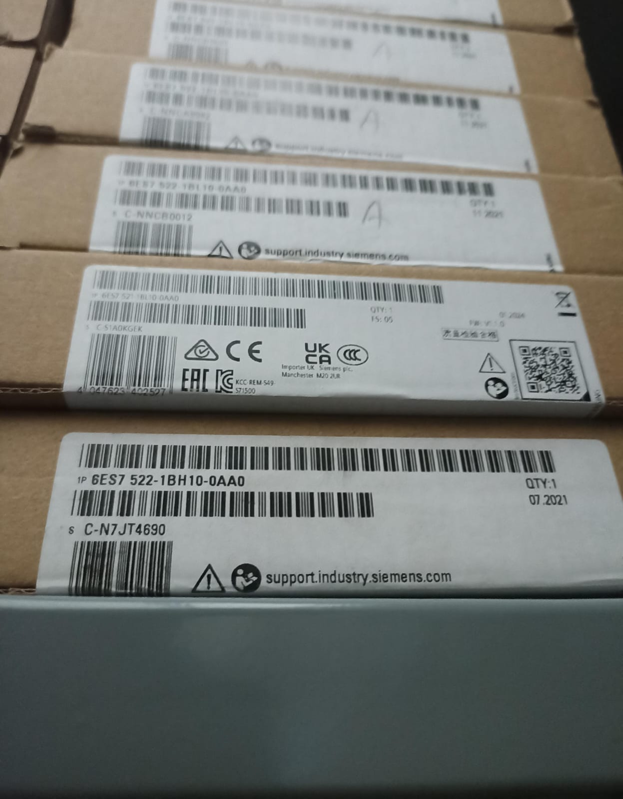 SİEMENS 6ES7522-1BH10-0AA0 S7-1500 DQ 16 x 24V DC/0.5A BA incl. front connector